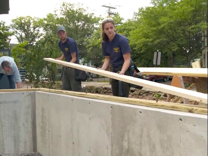 norm_installs_mud_sill_apprentices